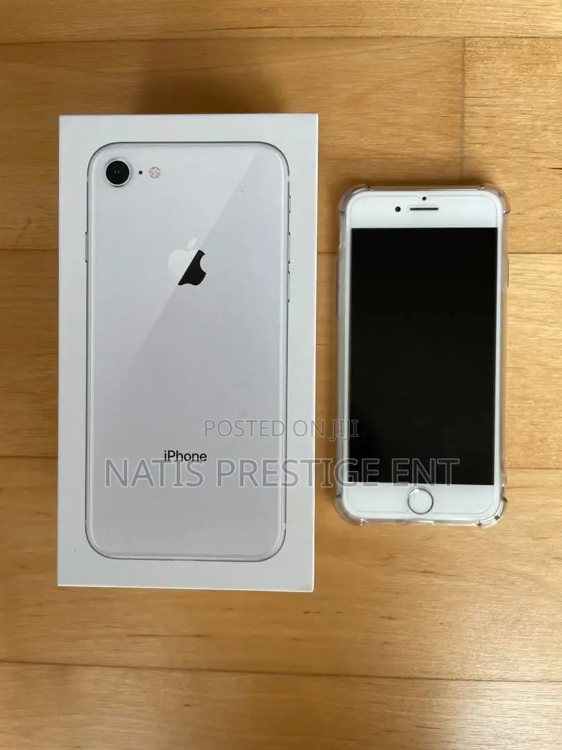 New Apple iPhone 8 64 GB Silver