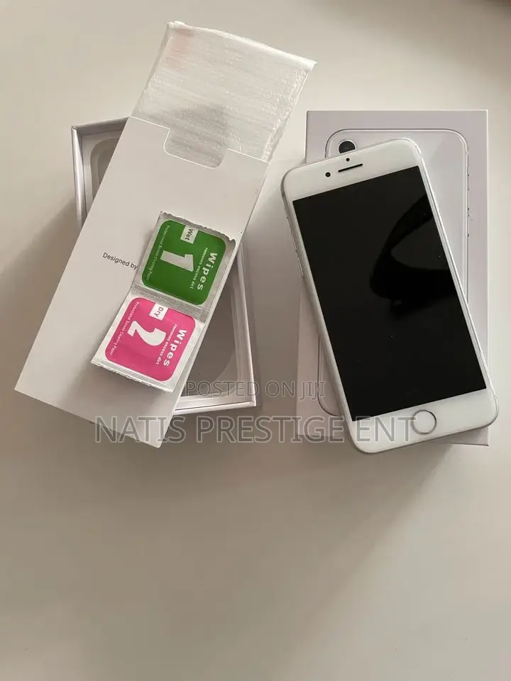 New Apple iPhone 8 64 GB Silver