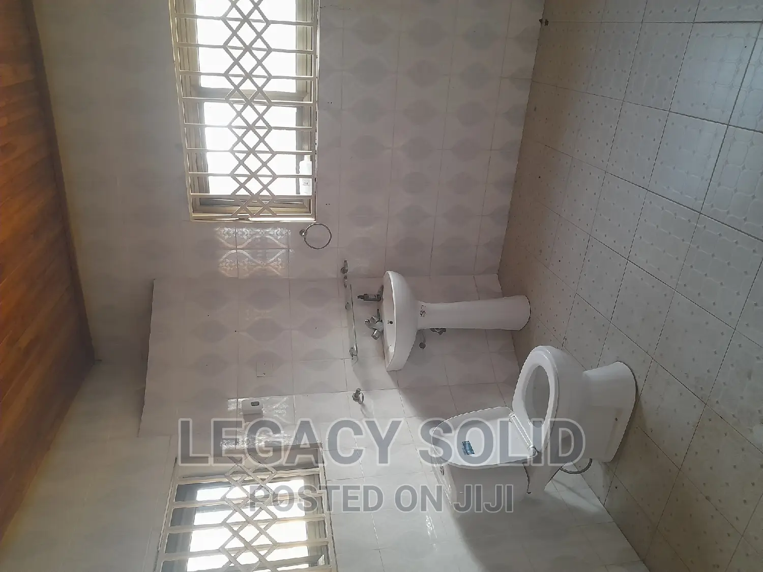 4bdrm Duplex in Legacy Solid Real, Ledzokuku-Krowor for rent
