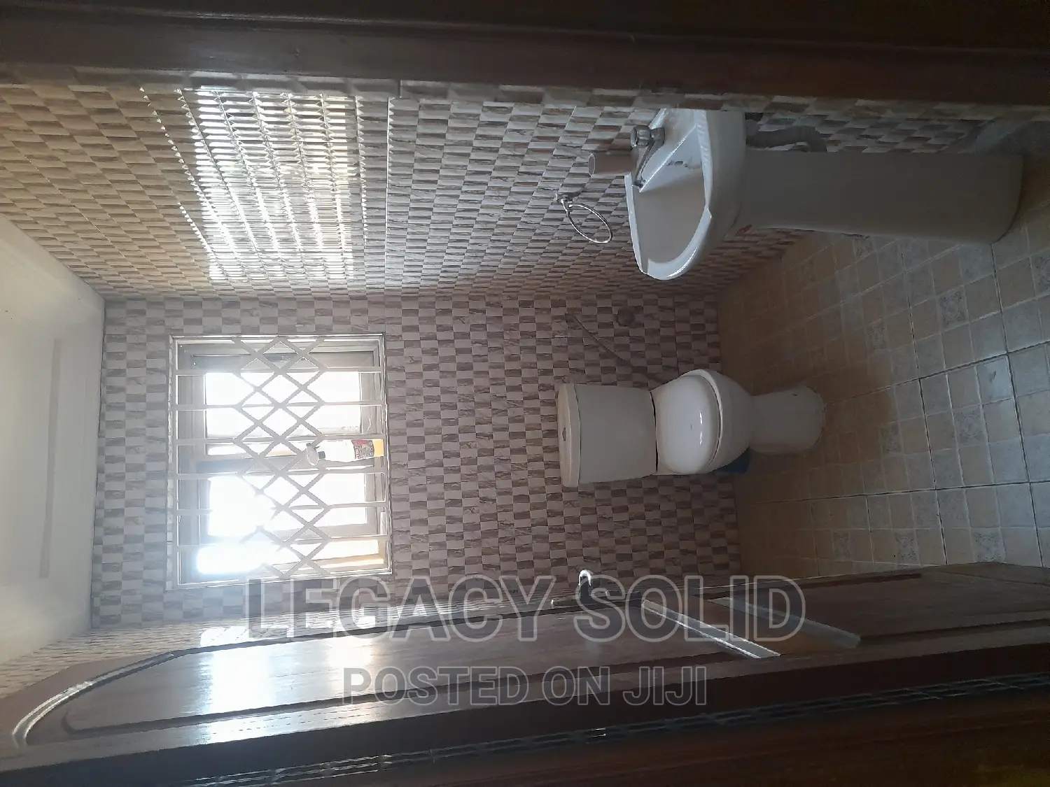 4bdrm Duplex in Legacy Solid Real, Ledzokuku-Krowor for rent