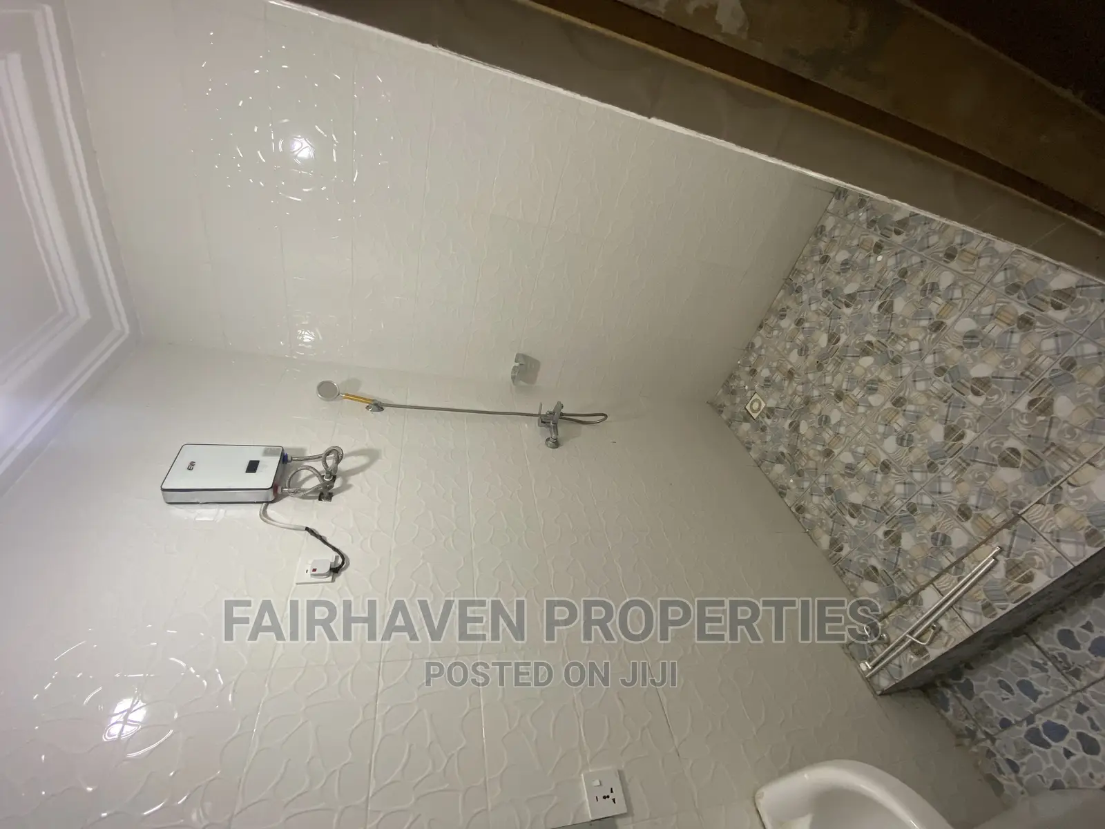 2bdrm Apartment in Tseaddo, Airport Residential Area for rent