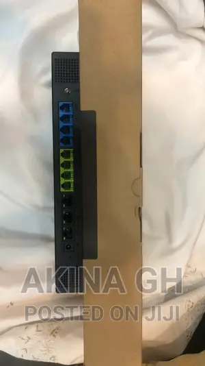 Grandstream Voip IP 4 Lines PBX 2000 Users Ucm6304