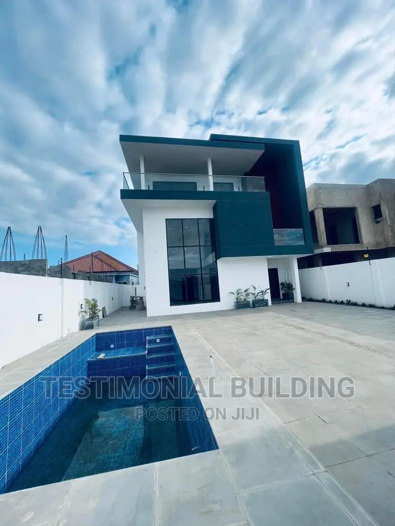 5bdrm House in Testimonial Building, Nmai-Dzorn for sale