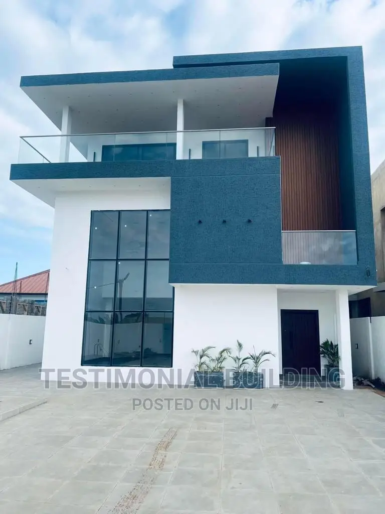 5bdrm House in Testimonial Building, Nmai-Dzorn for sale