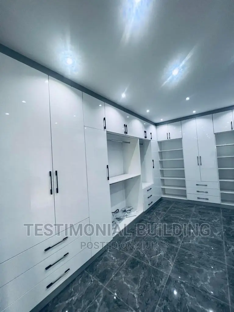 5bdrm House in Testimonial Building, Nmai-Dzorn for sale