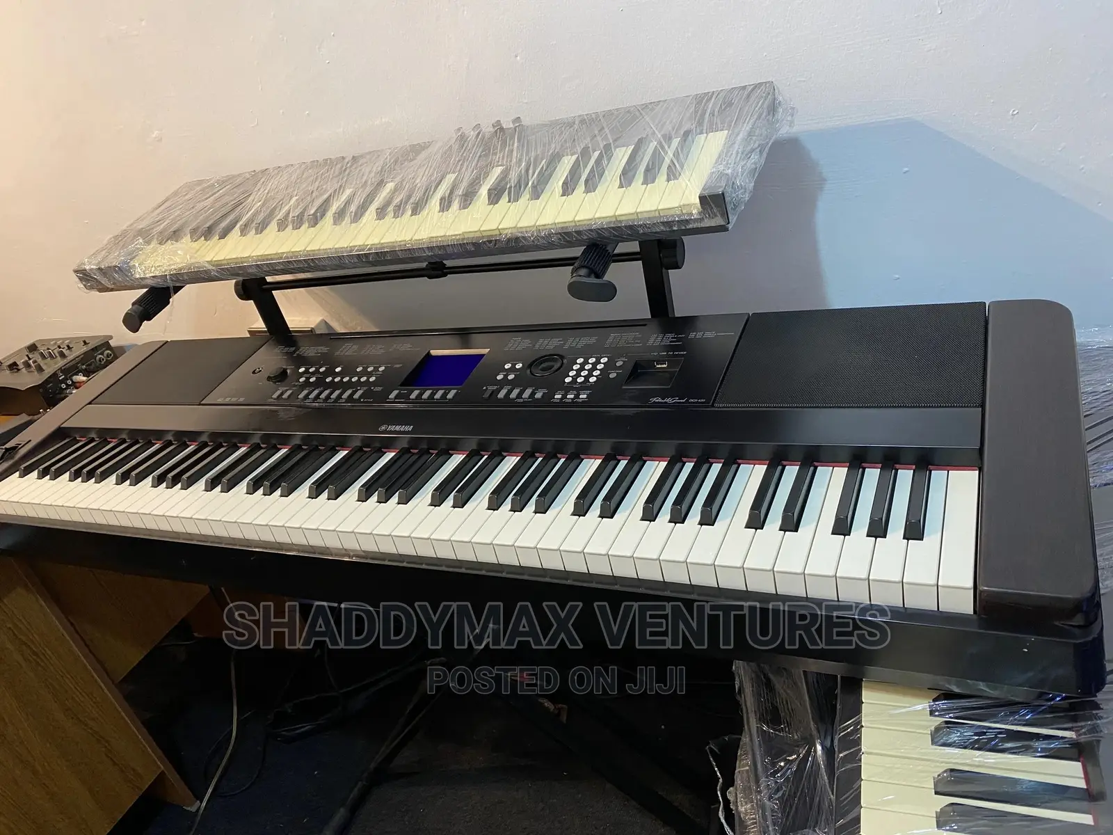 Yamaha DGX 650 Portable Grand Piano/Keyboard