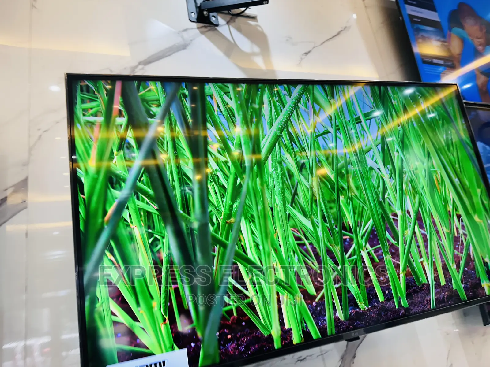 Very Slim UHD Smart Lg 65”Up77 Glossy