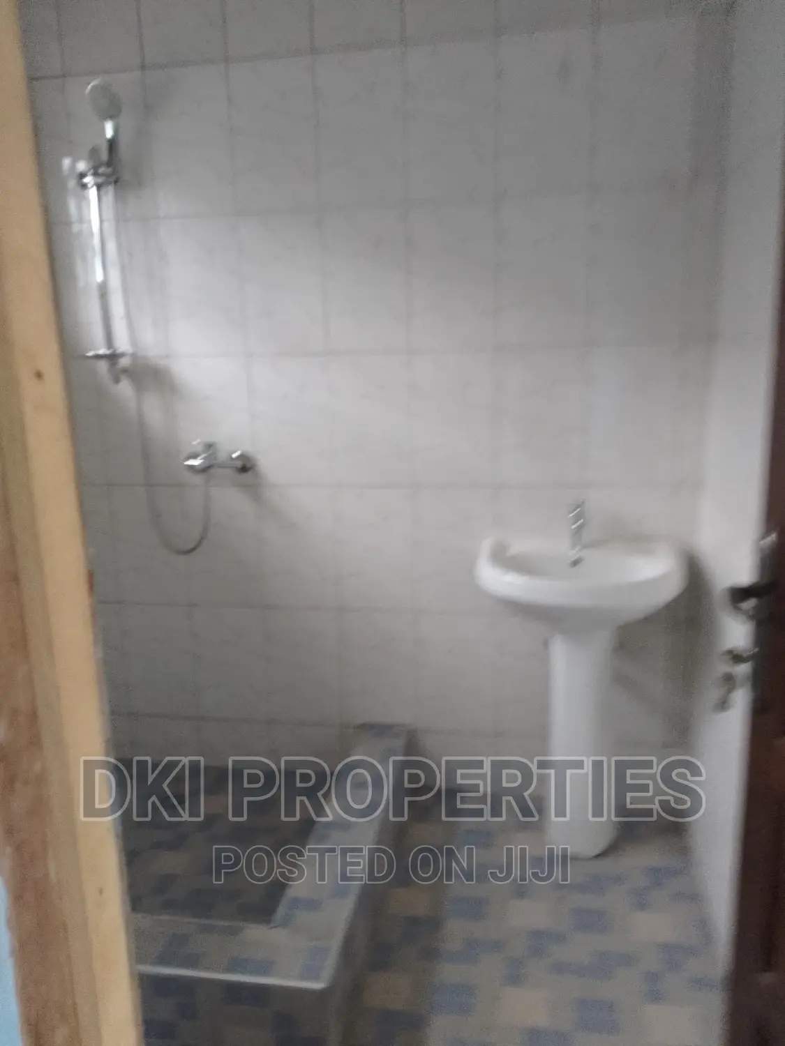3bdrm House in Dki Properties, Oyibi for rent