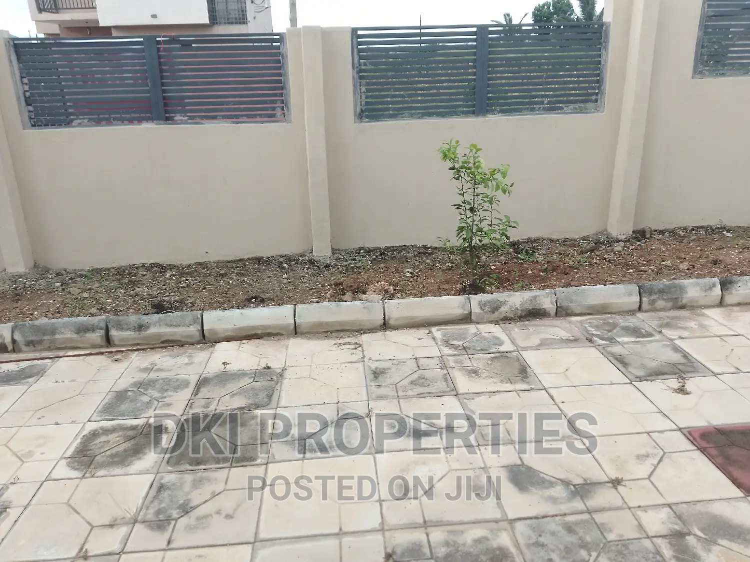 3bdrm House in Dki Properties, Oyibi for rent