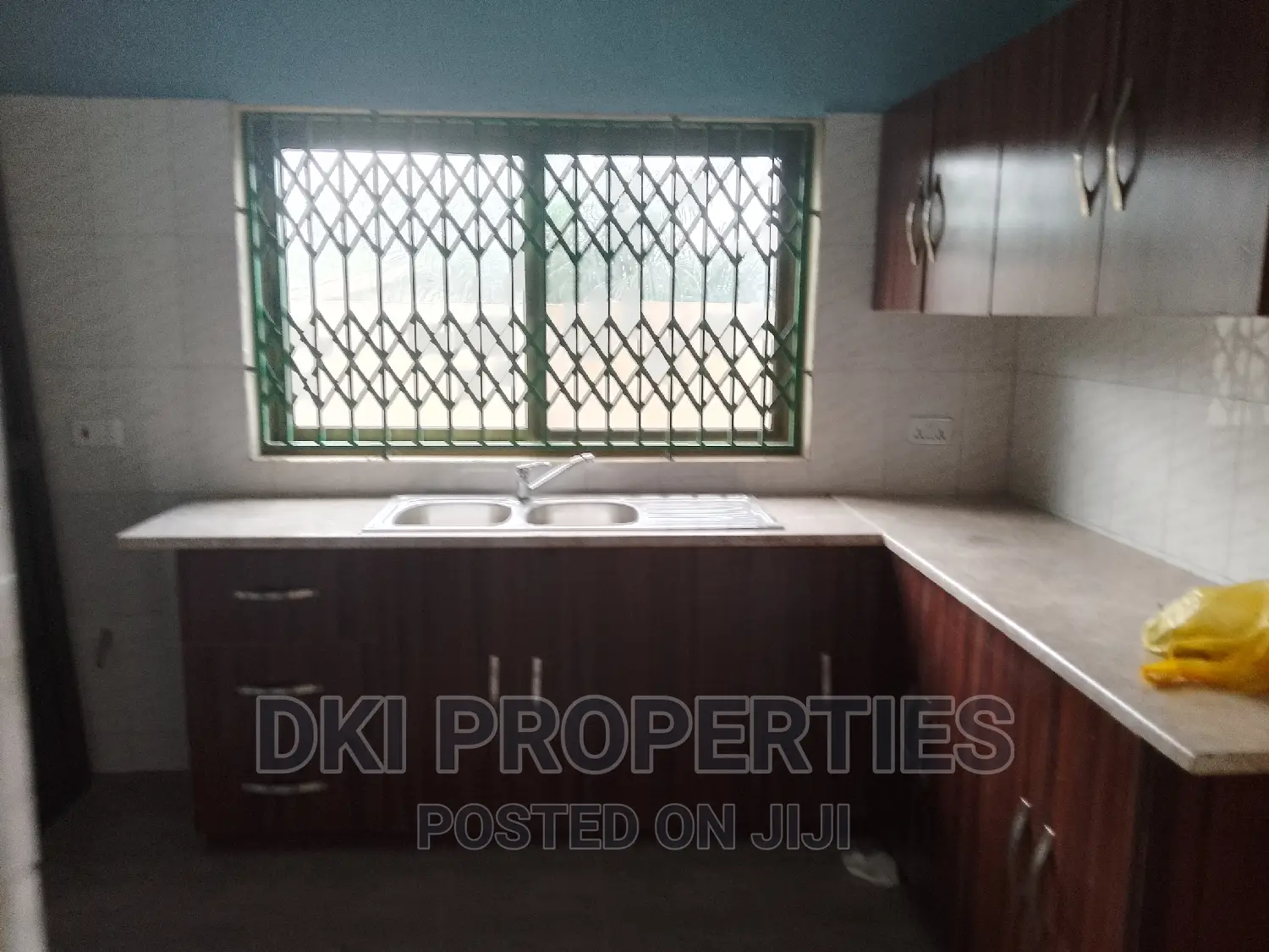 3bdrm House in Dki Properties, Oyibi for rent