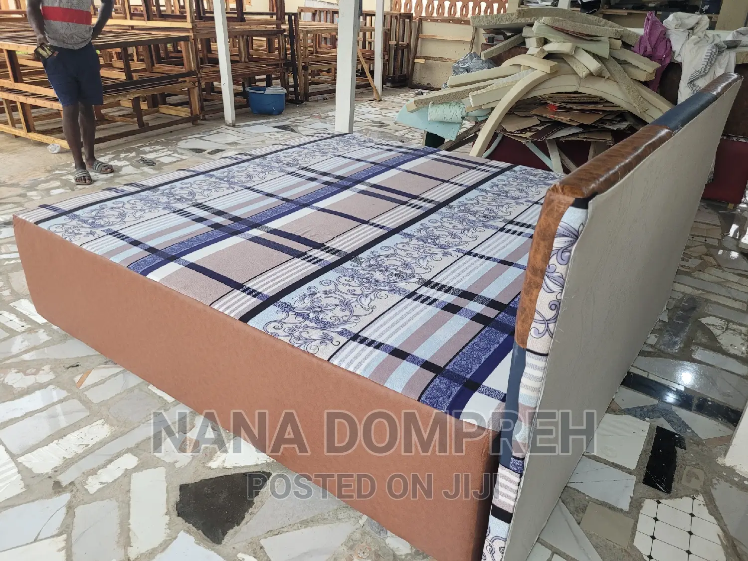 Inbuilt Queen Size Bed