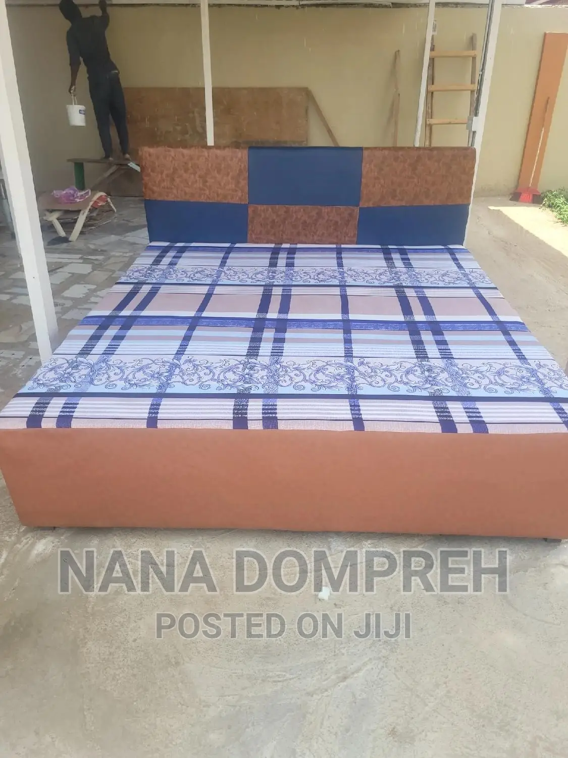 Inbuilt Queen Size Bed