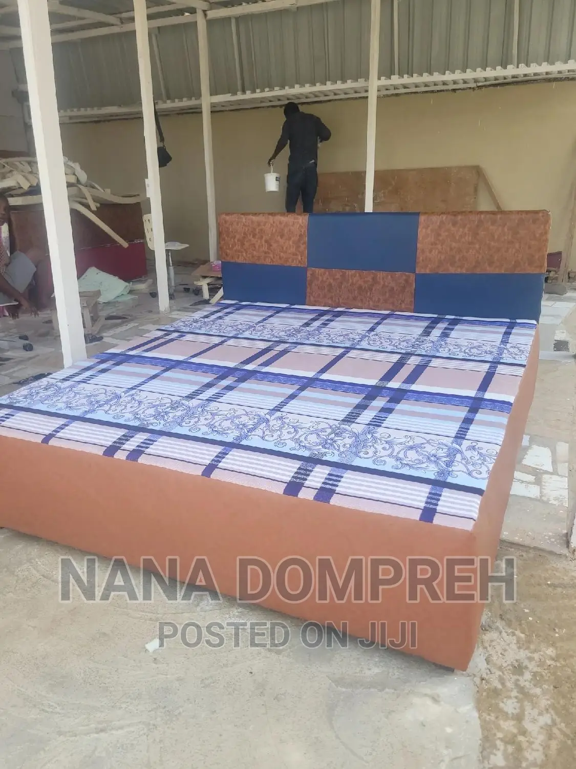 Inbuilt Queen Size Bed