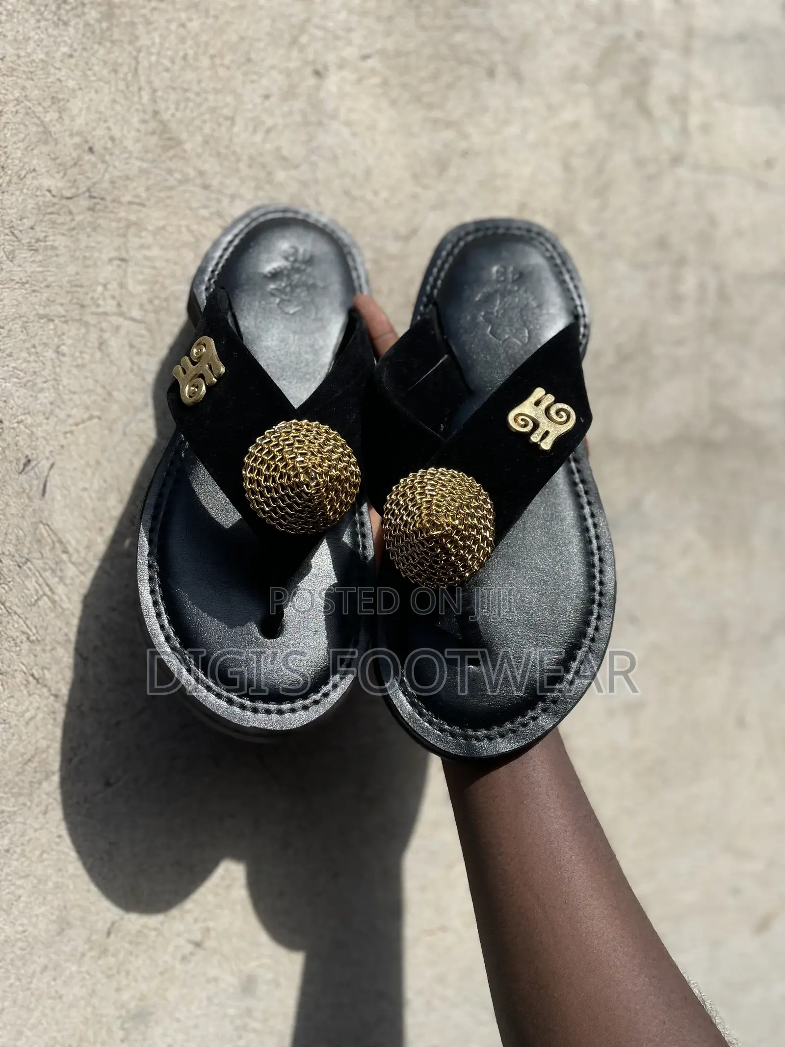 Black Suede Chawchaw/Ahenema