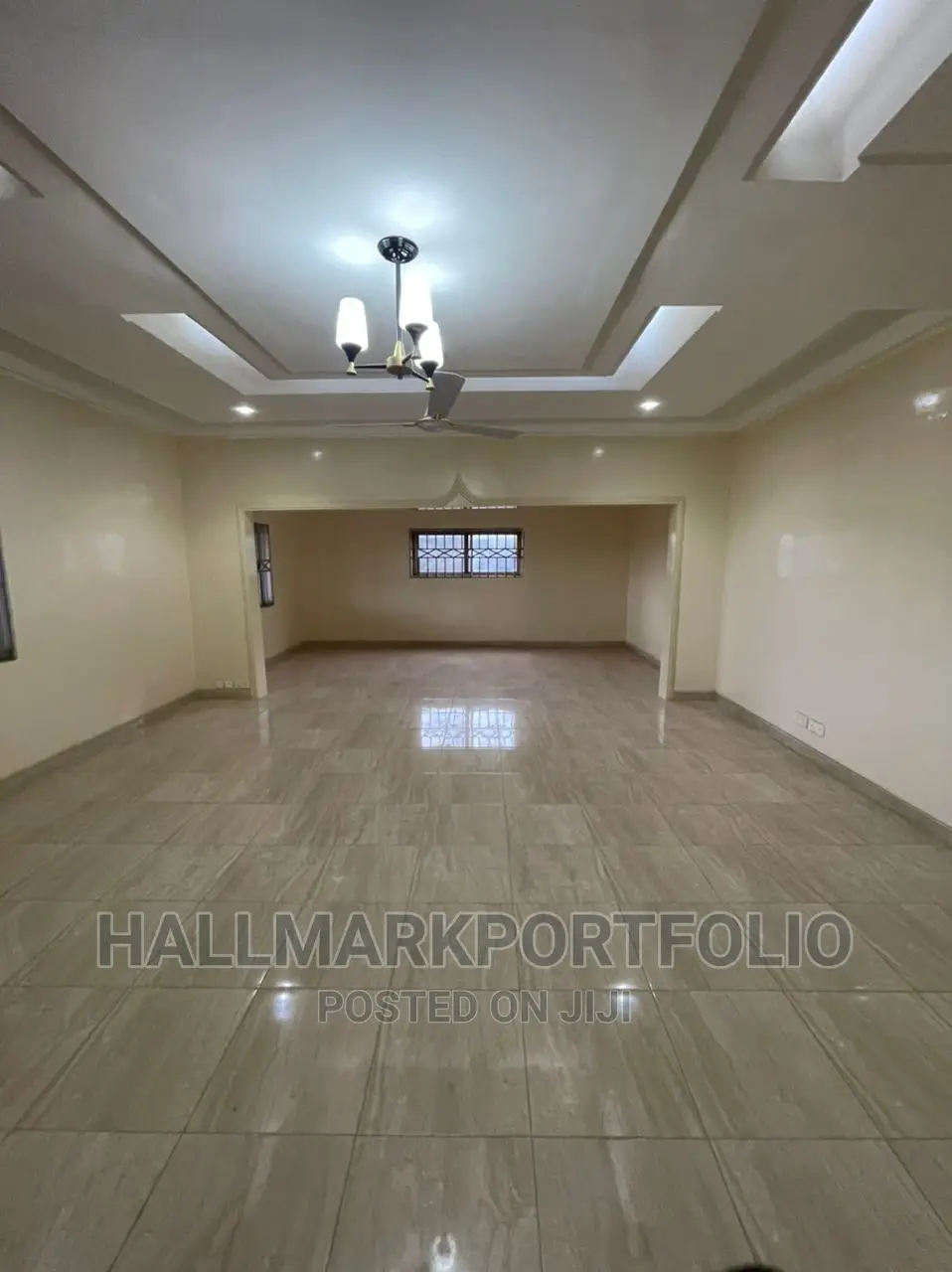 8bdrm House in Weija for sale