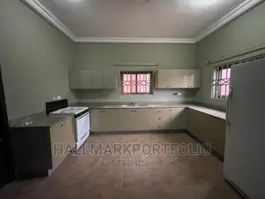 8bdrm House in Weija for sale