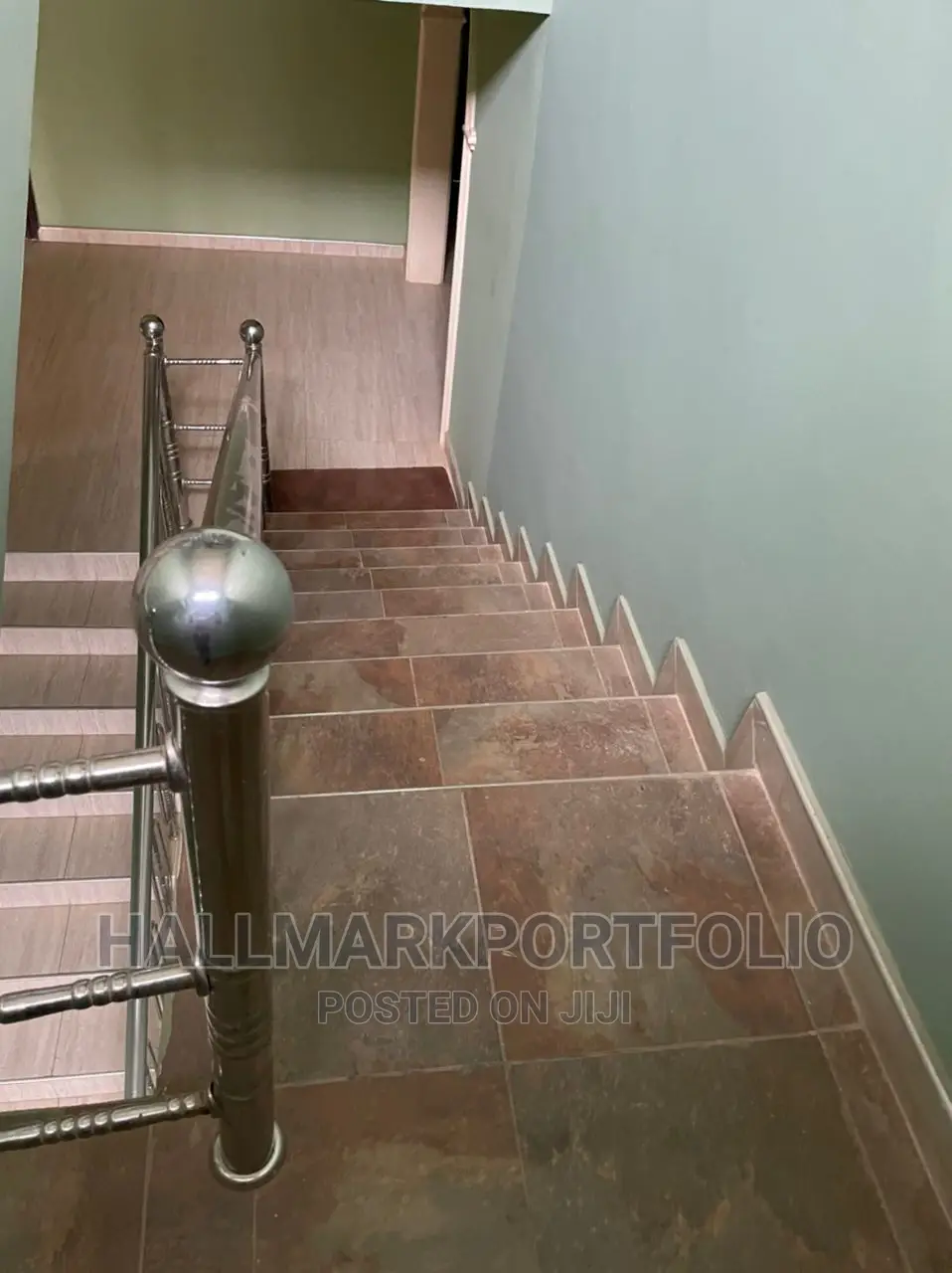 8bdrm House in Weija for sale