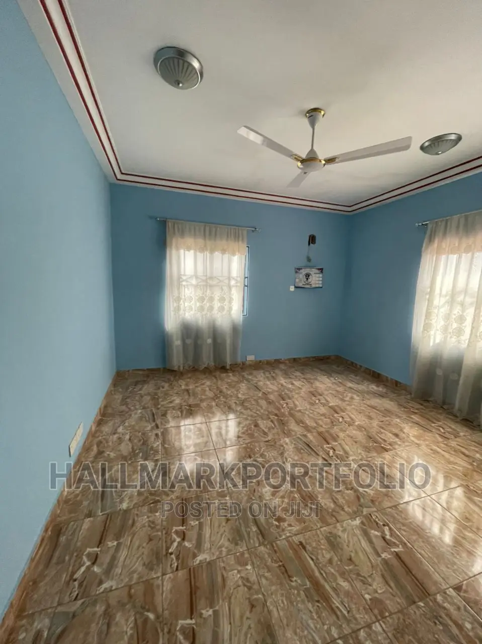 8bdrm House in Weija for sale