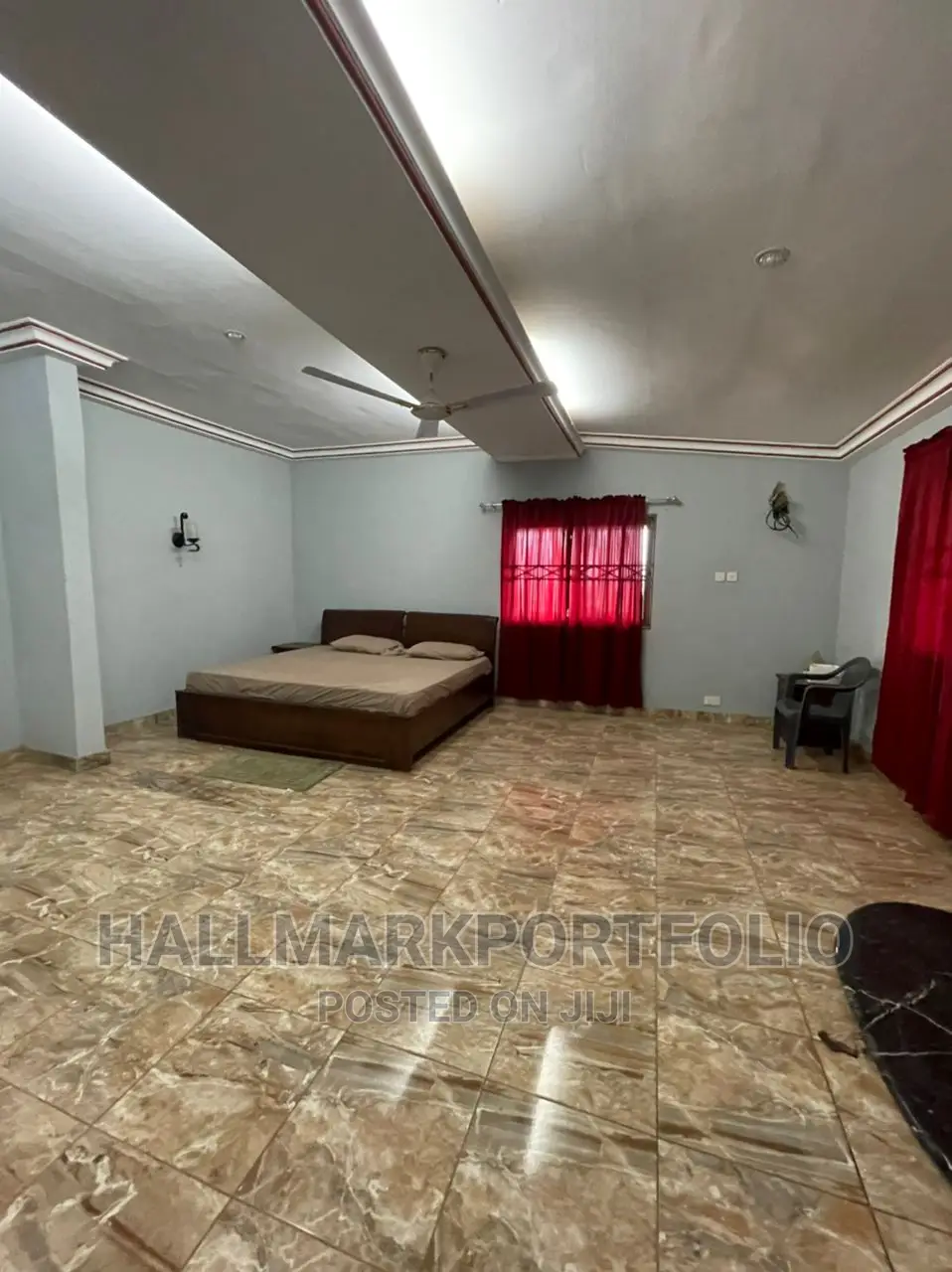 8bdrm House in Weija for sale