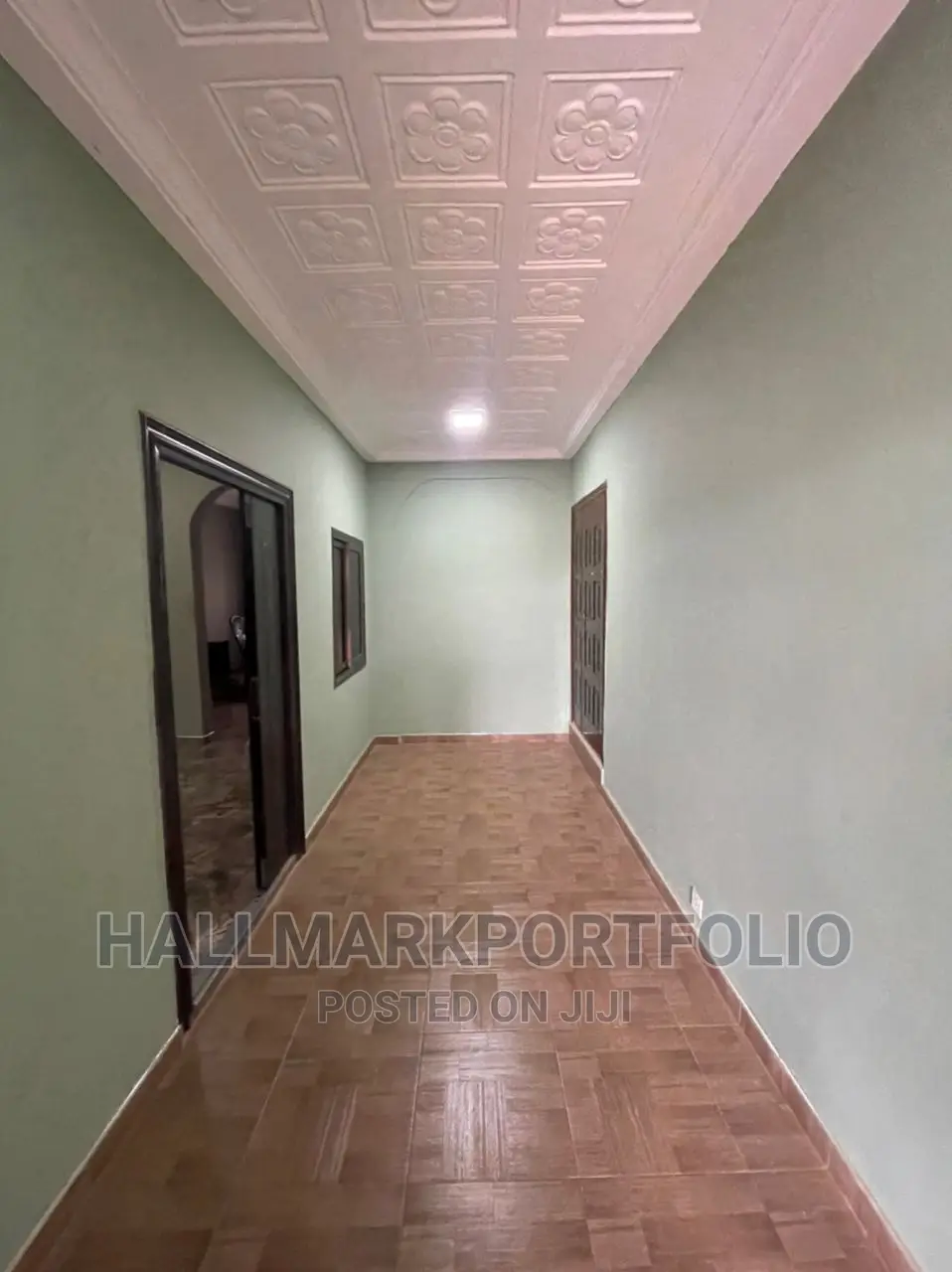 8bdrm House in Weija for sale