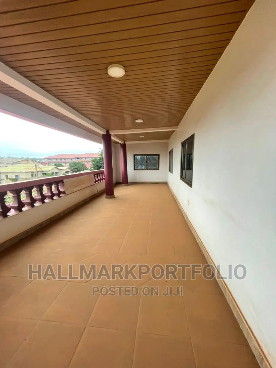 8bdrm House in Weija for sale