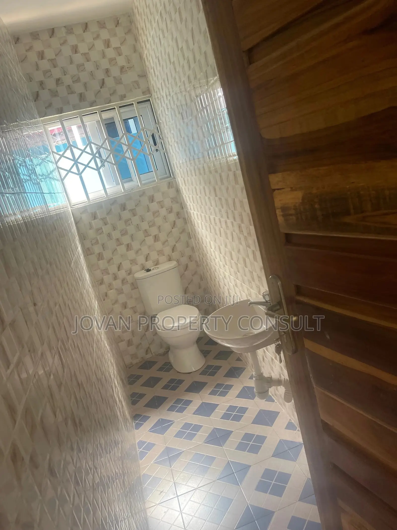 2bdrm House in Amasaman Satellite for rent