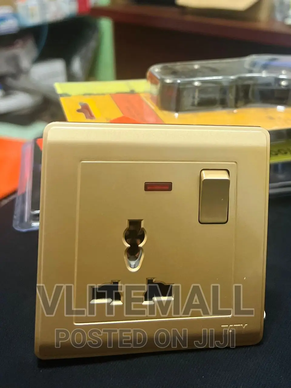 Taty Single Socket - Gold