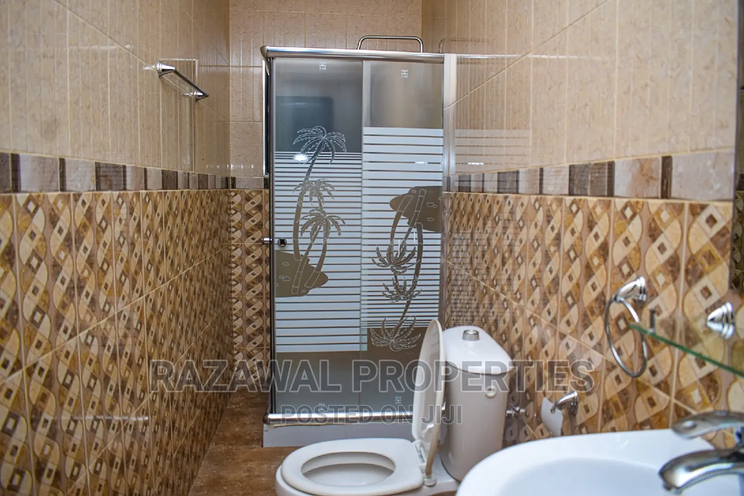 3bdrm House in Sakumono for sale
