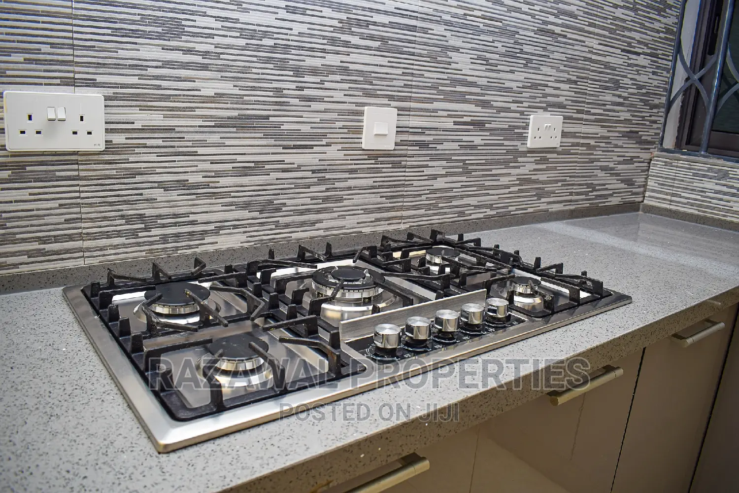 3bdrm House in Sakumono for sale