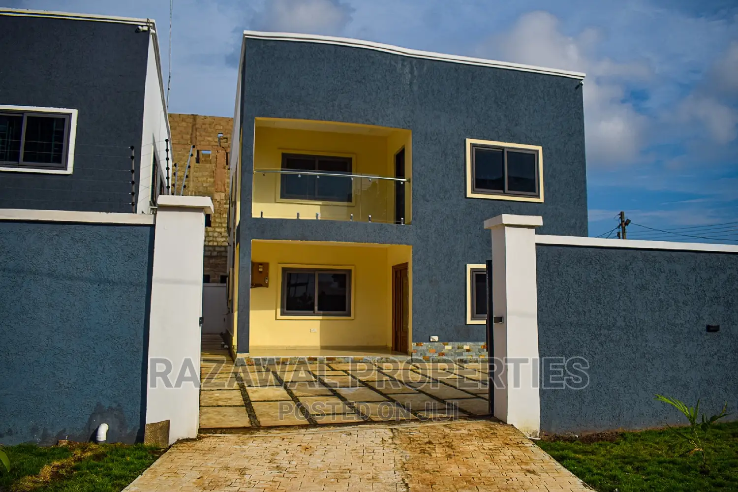 3bdrm House in Sakumono for sale