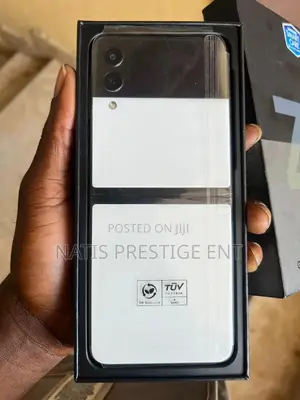 New Samsung Galaxy Z Flip3 5G 256 GB White