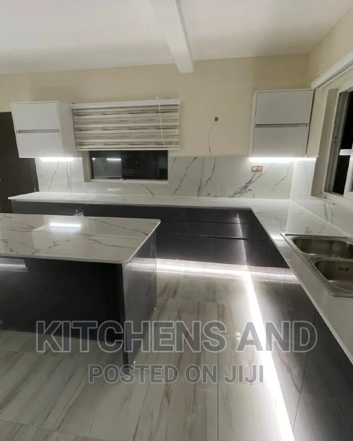 Luxurious Kitchen Cabinet