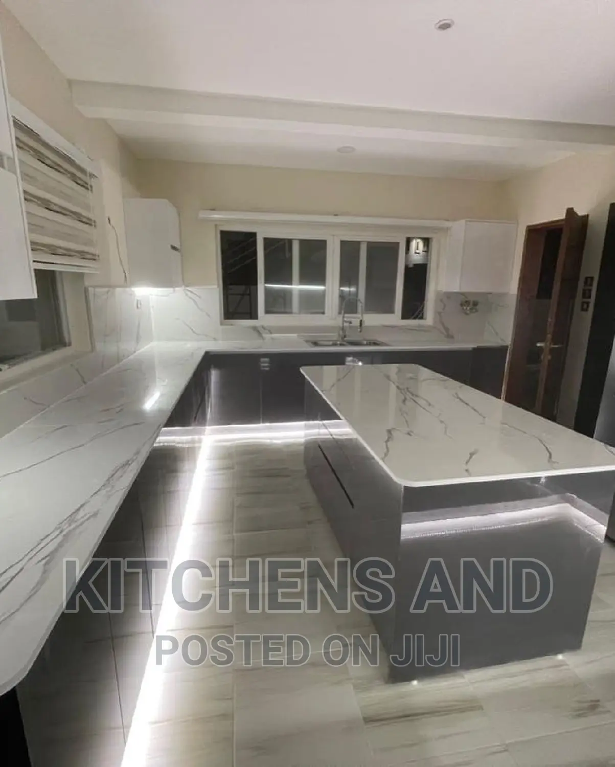 Luxurious Kitchen Cabinet
