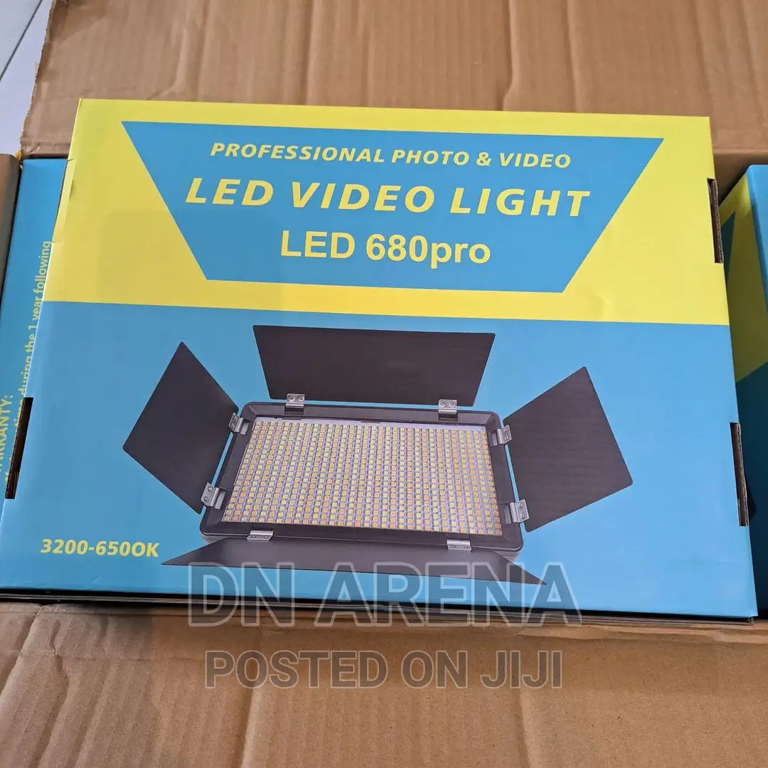 Professional Photos And Videos LED 680 Pro Light