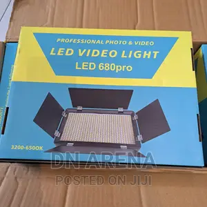 Professional Photos And Videos LED 680 Pro Light