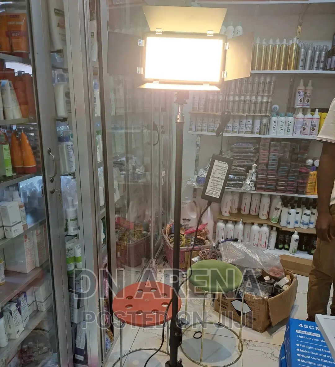 Professional Photos And Videos LED 680 Pro Light