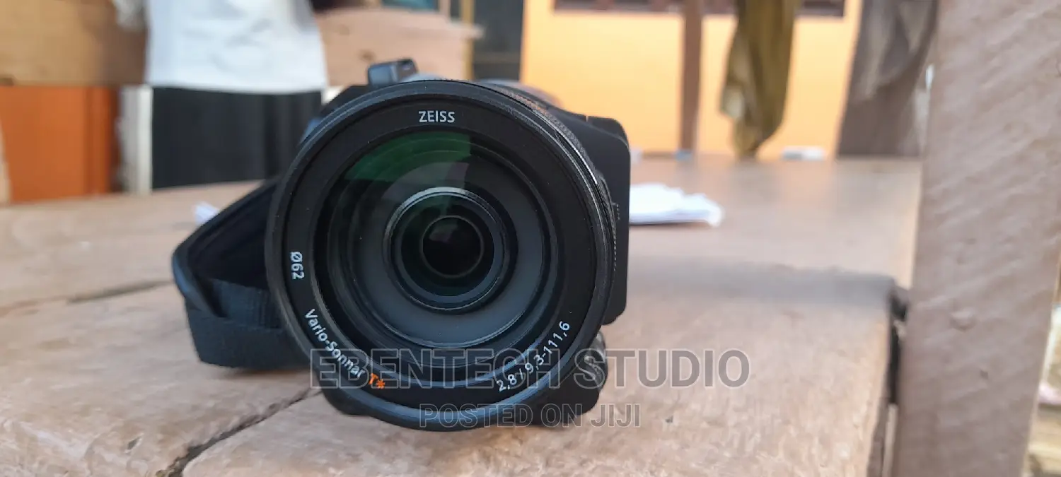 Live Stream and Video Camera for Rent Sony Ax700
