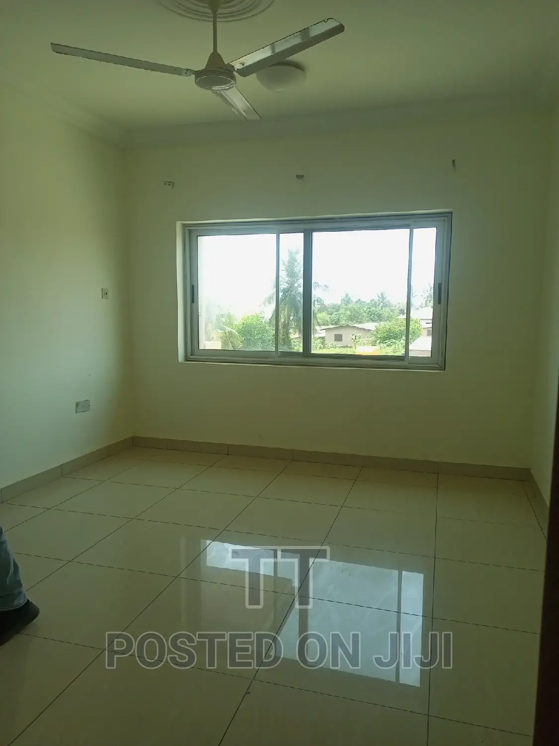 3bdrm Apartment in Teshie Estate for rent