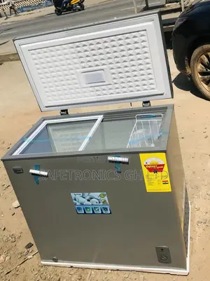 Chestfreezer  Pearl PCF-185 141 Liters Singledoor Glass Lid