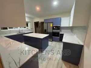 Modern Kitchen Cabinet Made With Taste of Luxury.