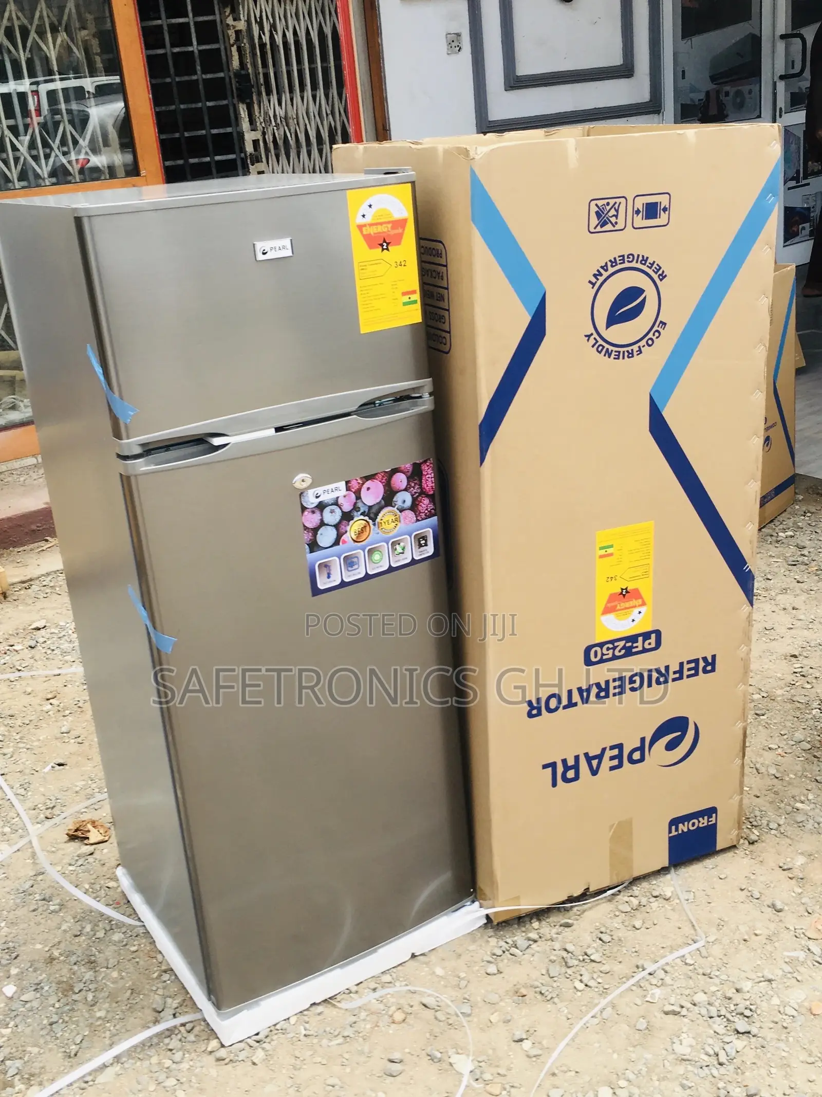 PF-250 Doubledoor Topfreezer Pearl 205 Liters  Essential