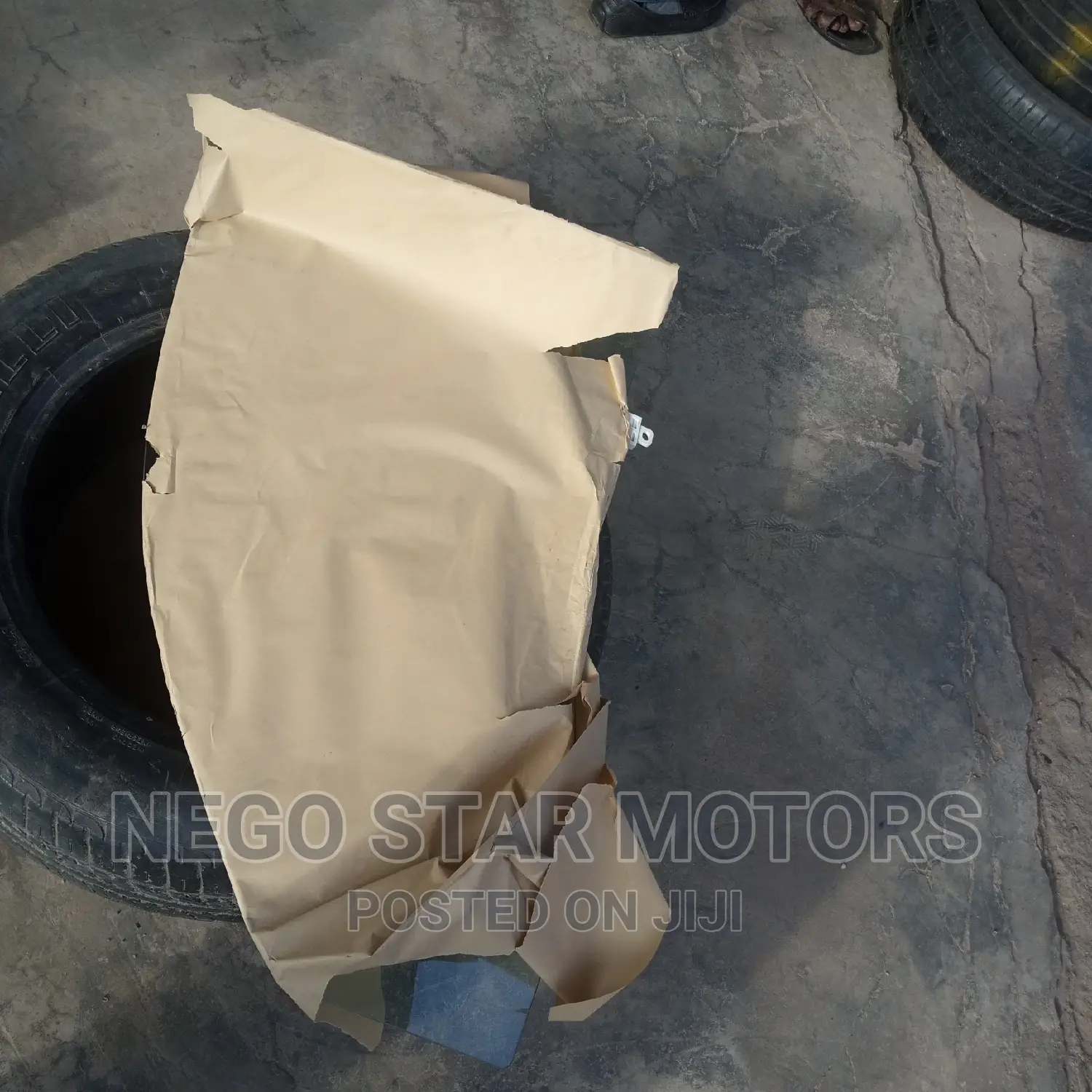 Toyota Hilux 2013 Door Glass 500
