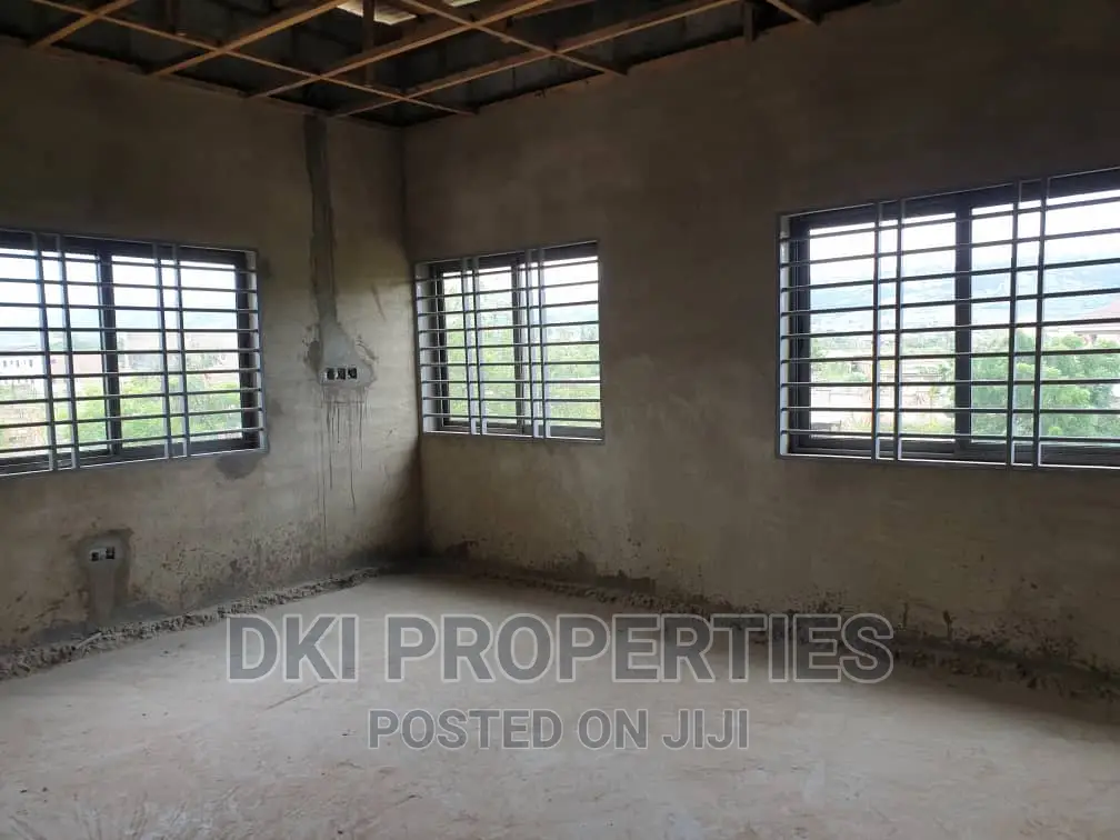 4bdrm House in Dki Properties, Danfa for sale