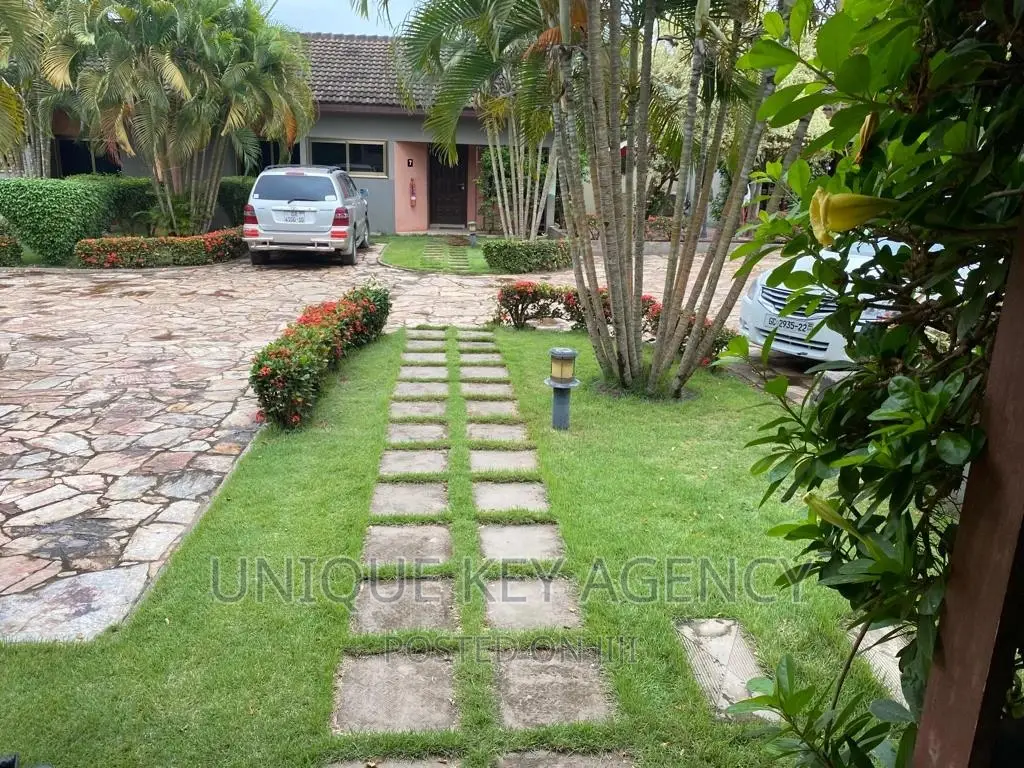 Furnished 1bdrm Apartment in Unique Agency, Pillar 2 for rent