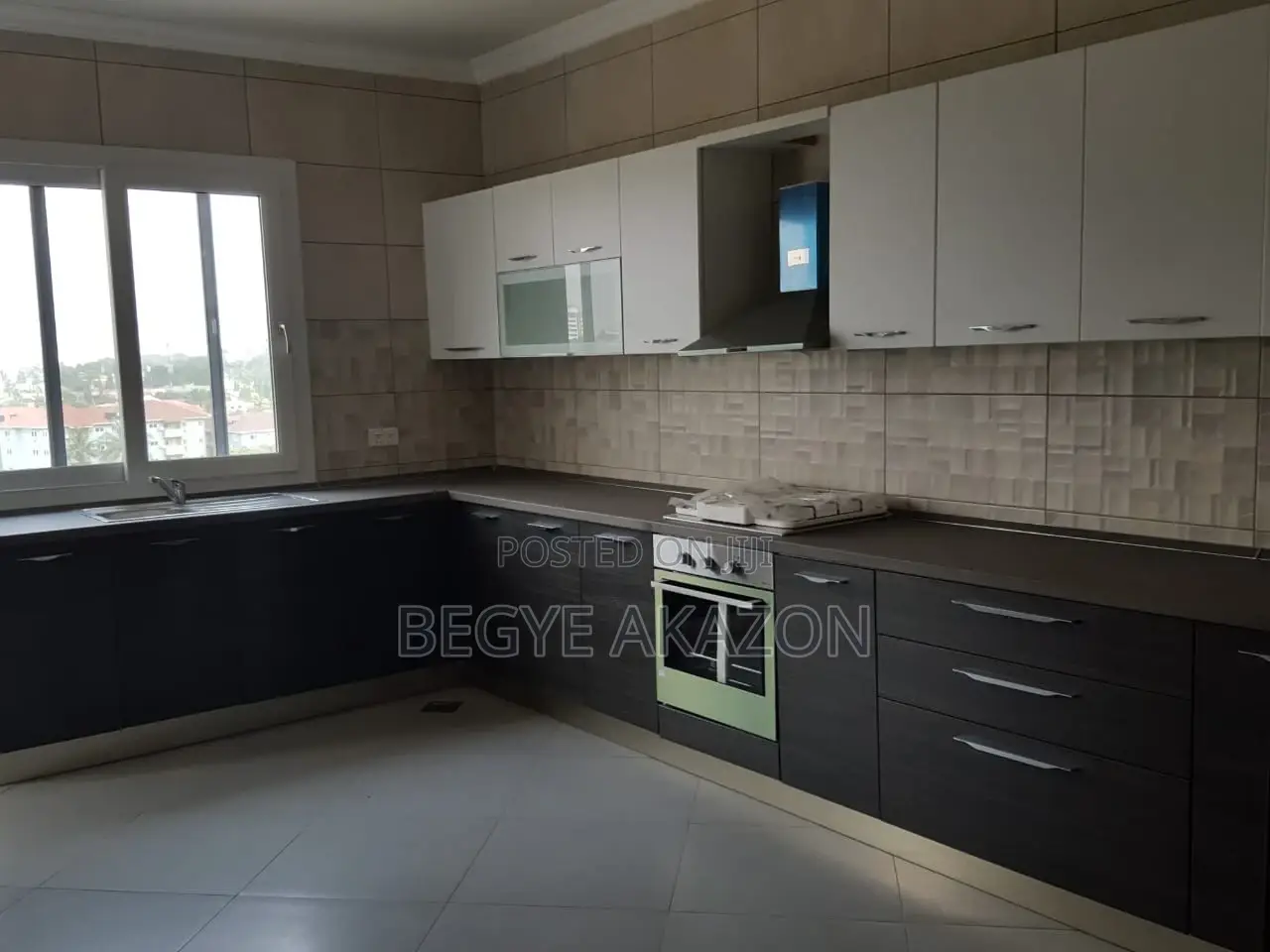 3bdrm Apartment in Near Villagio, Airport Residential Area for sale