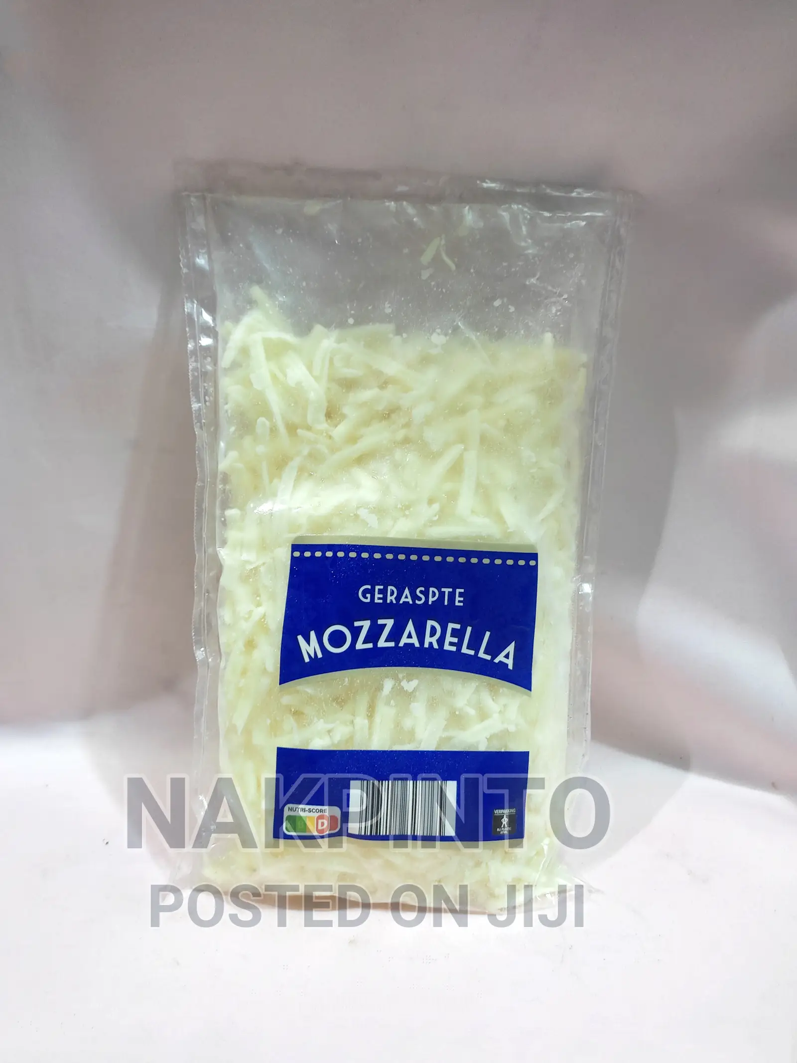 Grated Mozzarella Cheese 40+, Gouda Cheese Slices in Circle Meals