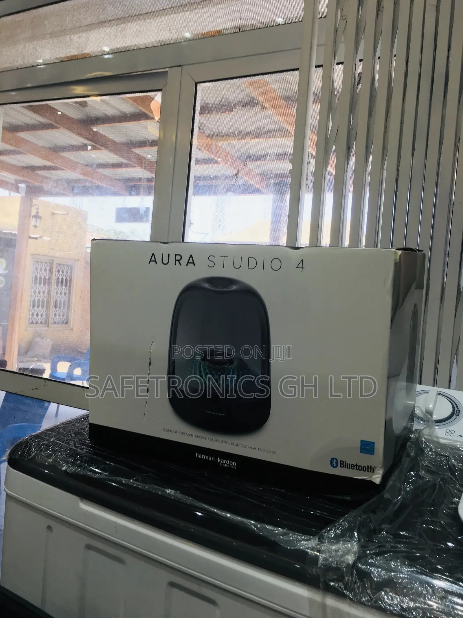 Wireless Bluetooth Aura Studio 4 Black Electric Speaker