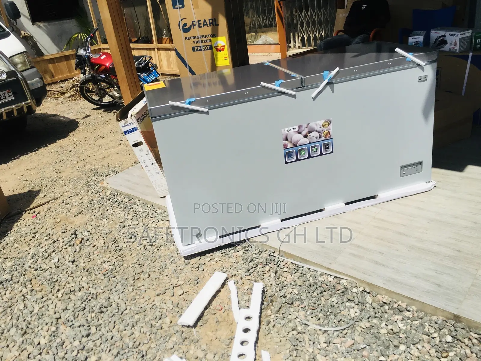 Chestfreezer Pearl PCF-610 Doubledoor 518 Liters Electric