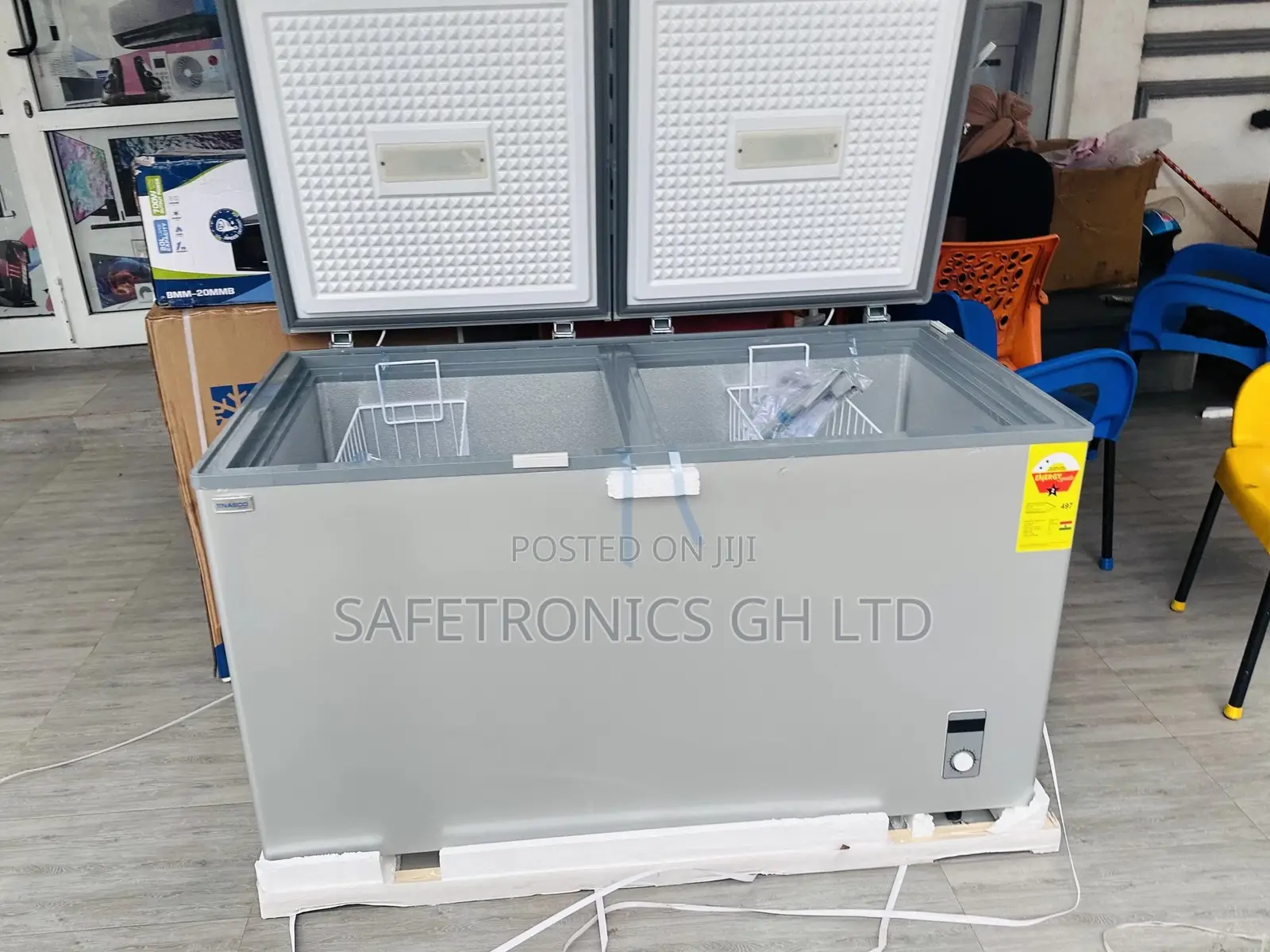 Chestfreezer Doubledoor 425L Glass Lid Nas500fc Electric