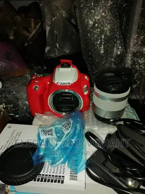 Canon Eos 250d in Very Little Use Condition